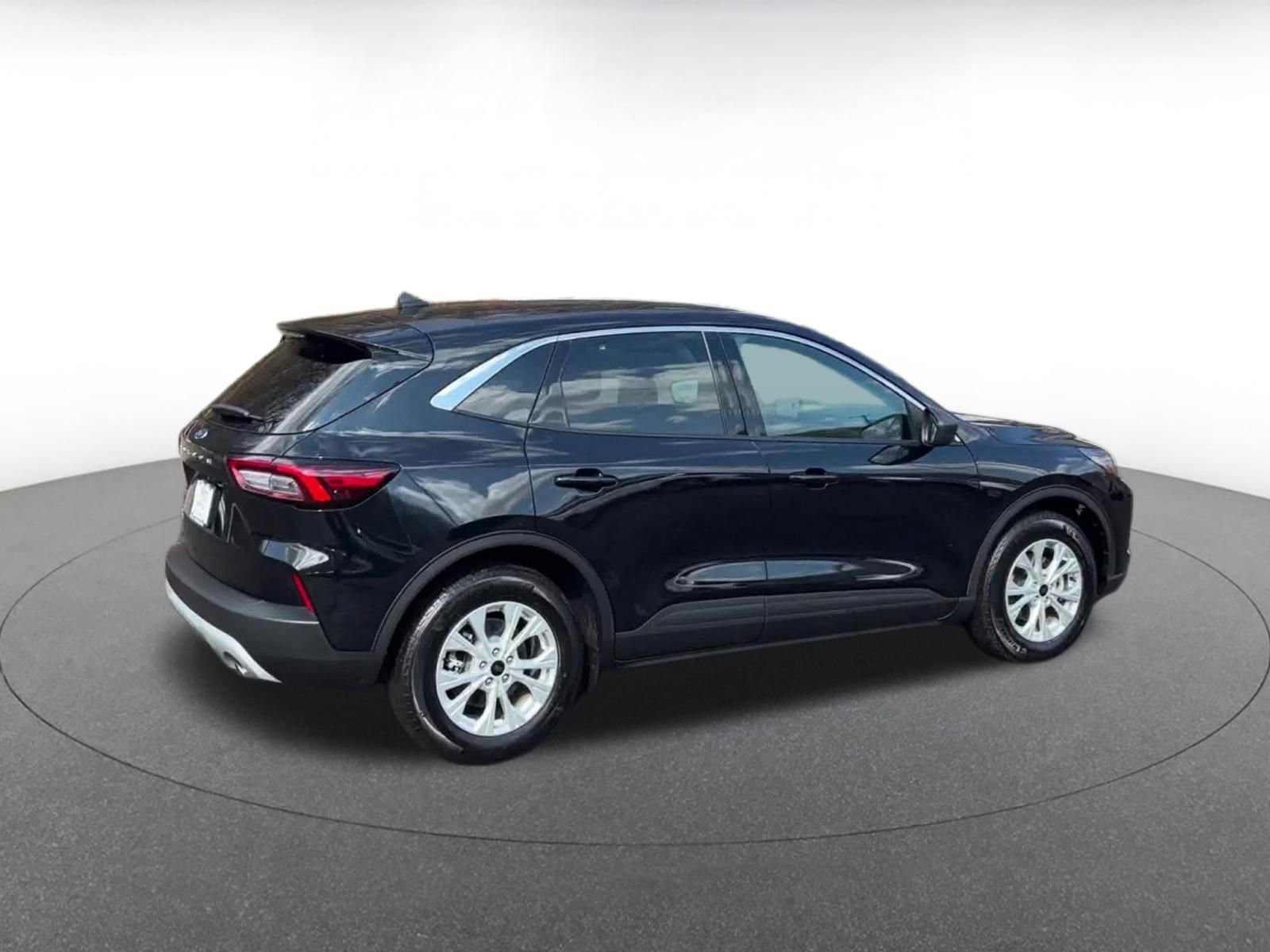 Thumbnail: 2024 Ford Escape - 15