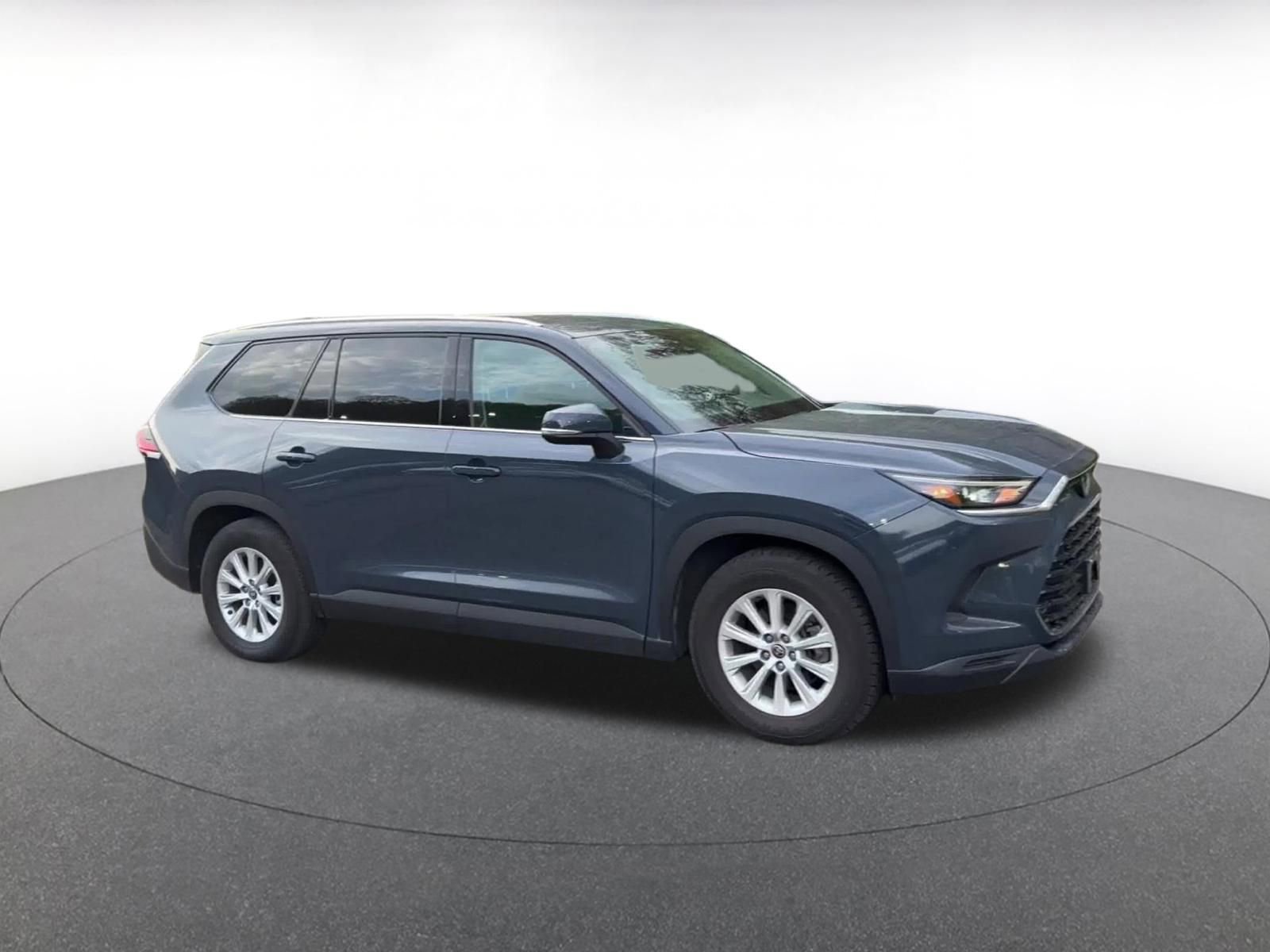 Thumbnail: 2025 Toyota Grand Highlander - 2