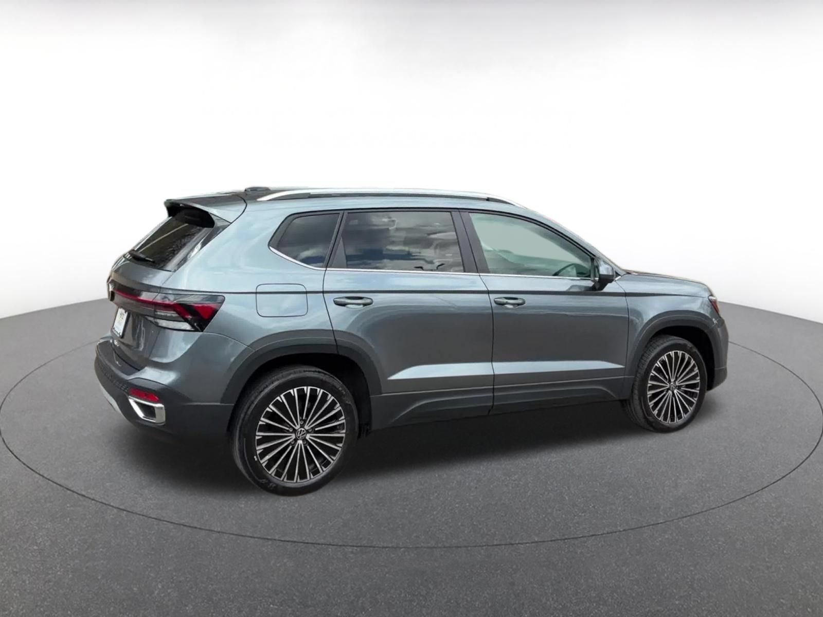 Thumbnail: 2025 Volkswagen Taos - 12
