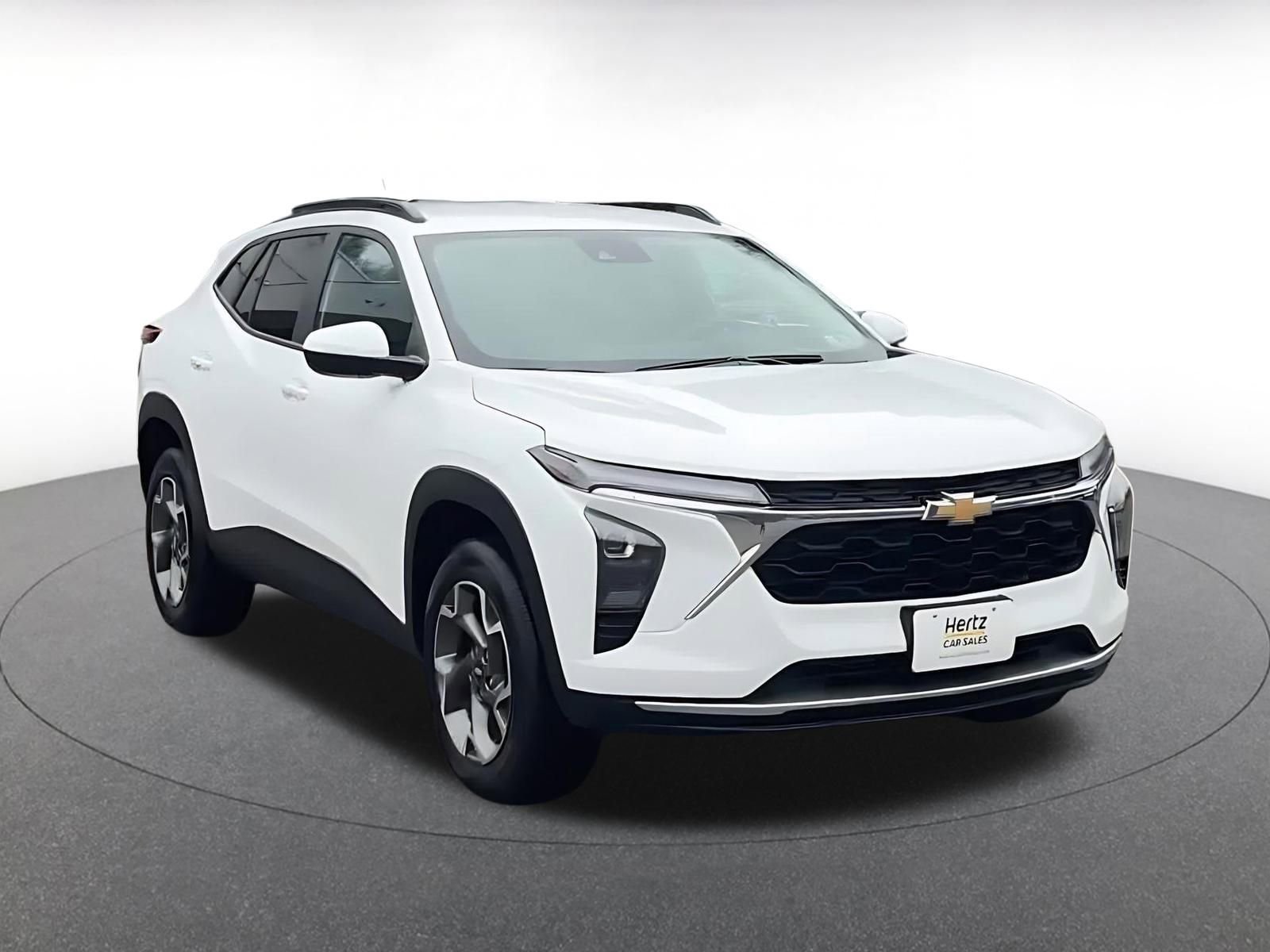 Thumbnail: 2025 Chevrolet Trax - 3