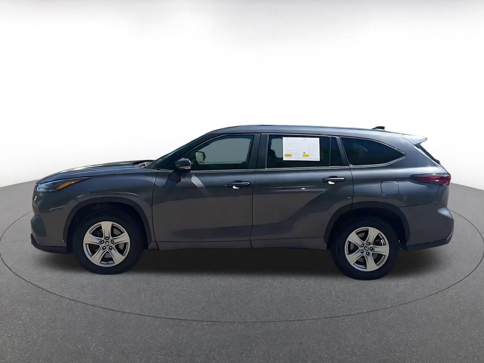 Thumbnail: 2025 Toyota Highlander - 9