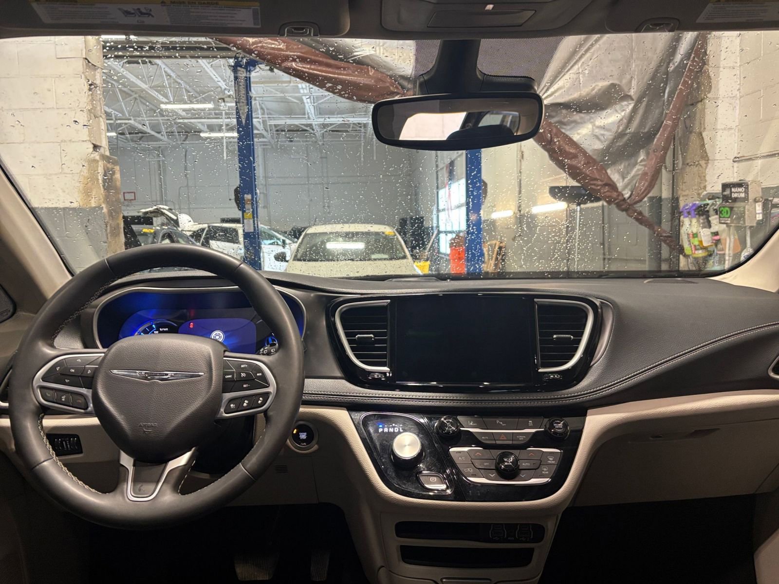 Thumbnail: 2023 Chrysler Pacifica - 35