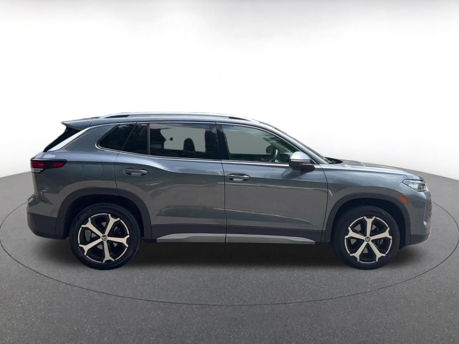 Thumbnail: 2026 Volkswagen Tiguan - 13