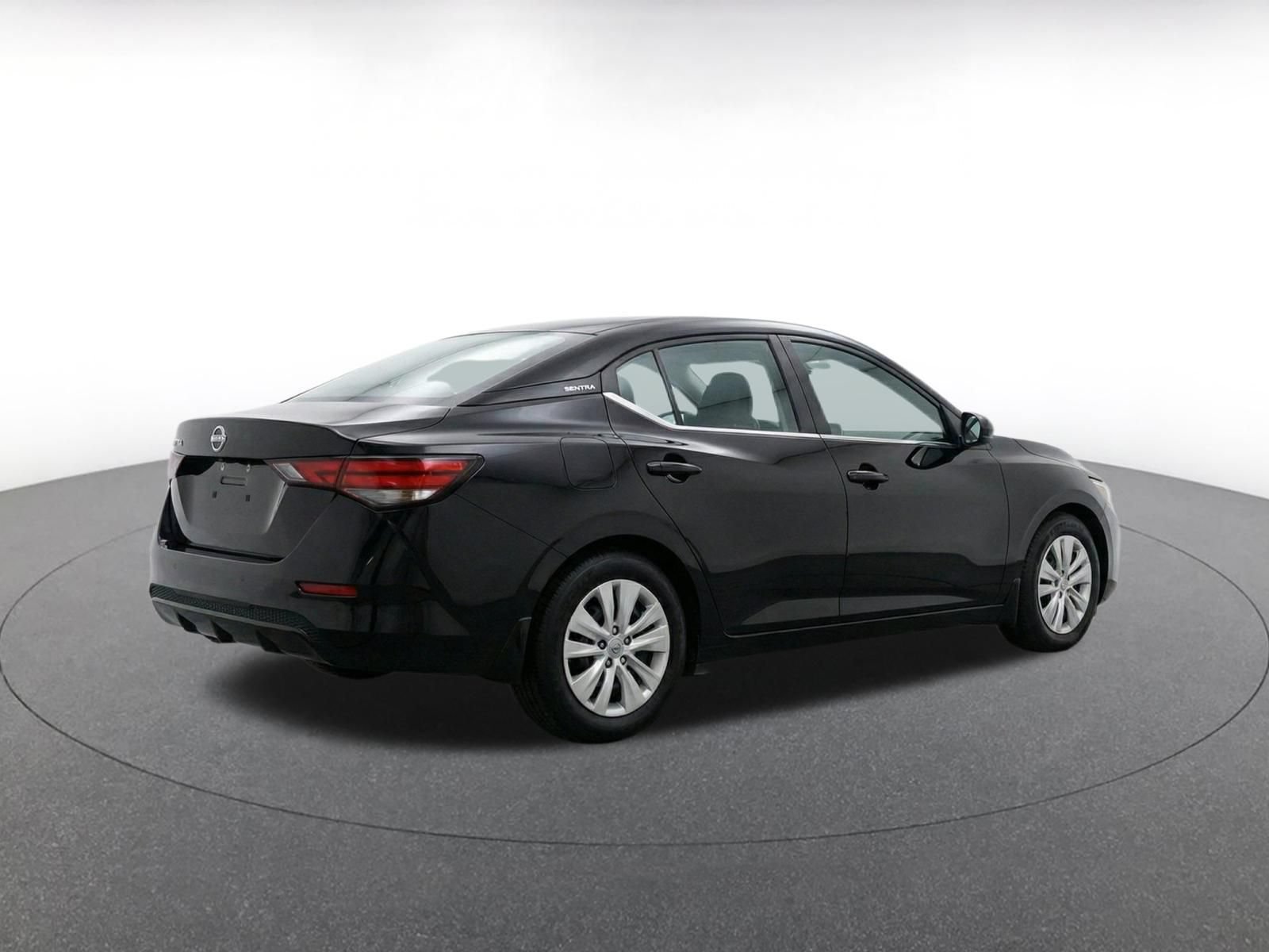 Thumbnail: 2025 Nissan Sentra - 9