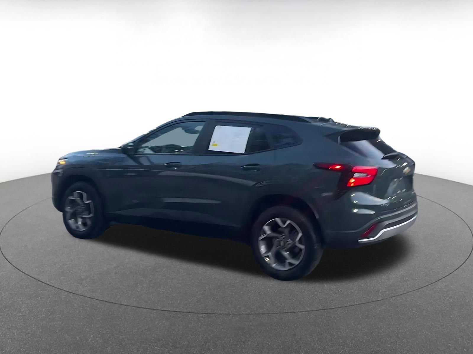 Thumbnail: 2025 Chevrolet Trax - 10