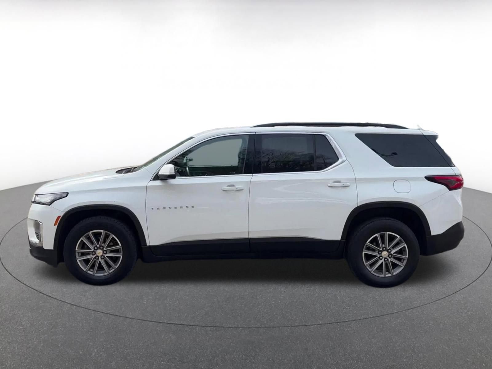 Thumbnail: 2023 Chevrolet Traverse - 9