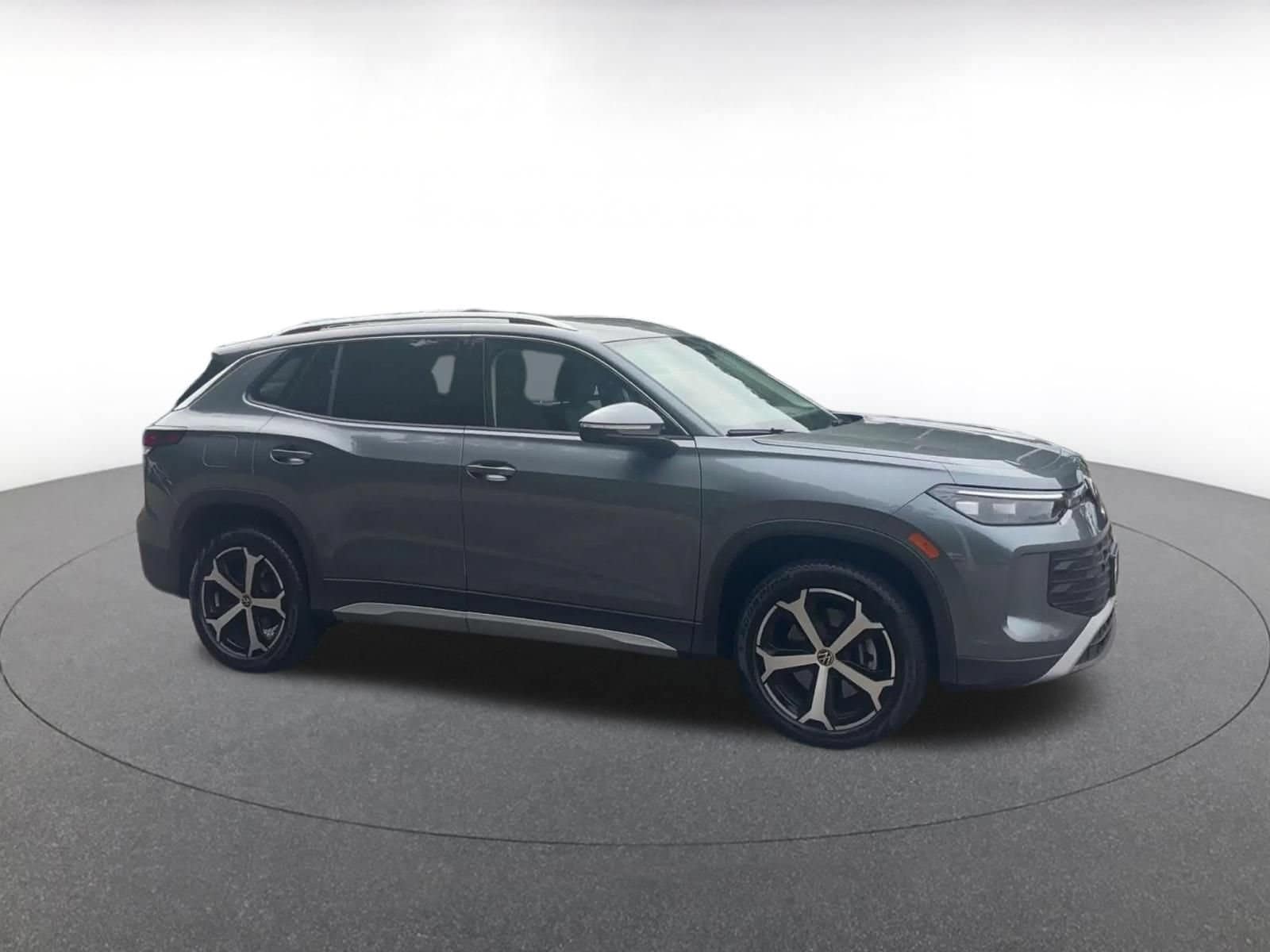 Thumbnail: 2026 Volkswagen Tiguan - 2