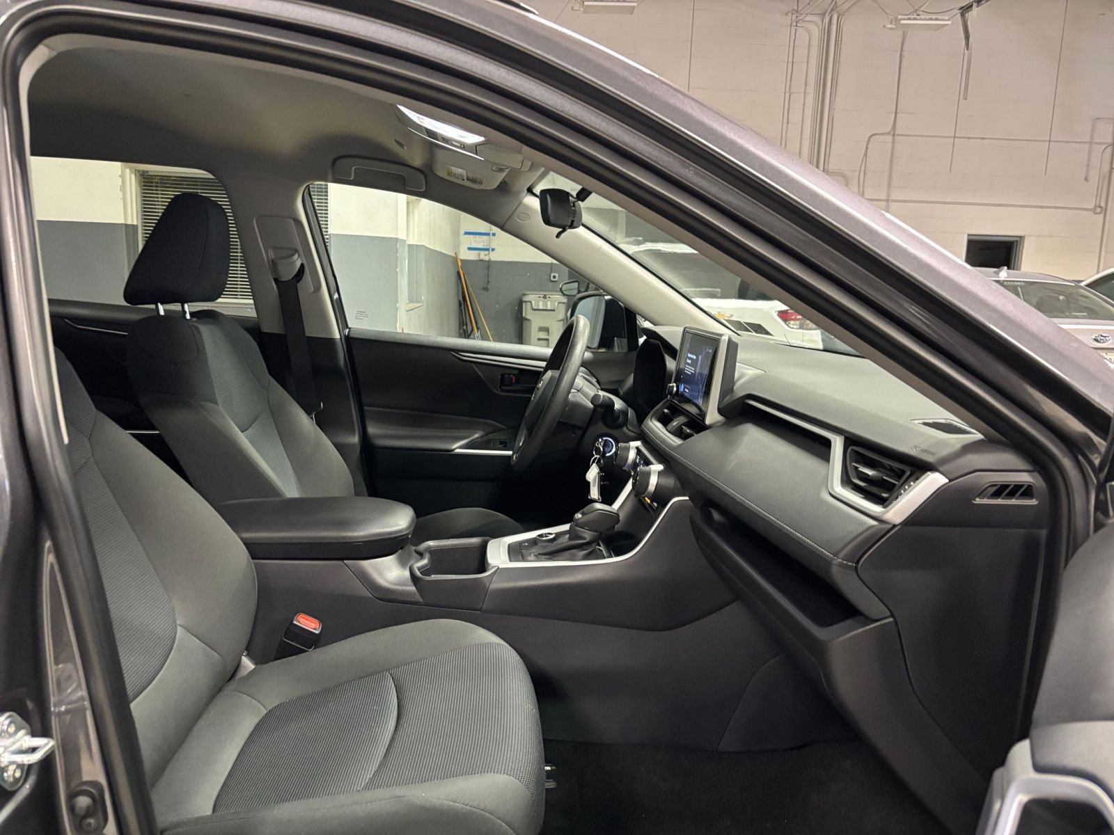 Thumbnail: 2025 Toyota RAV4 - 25