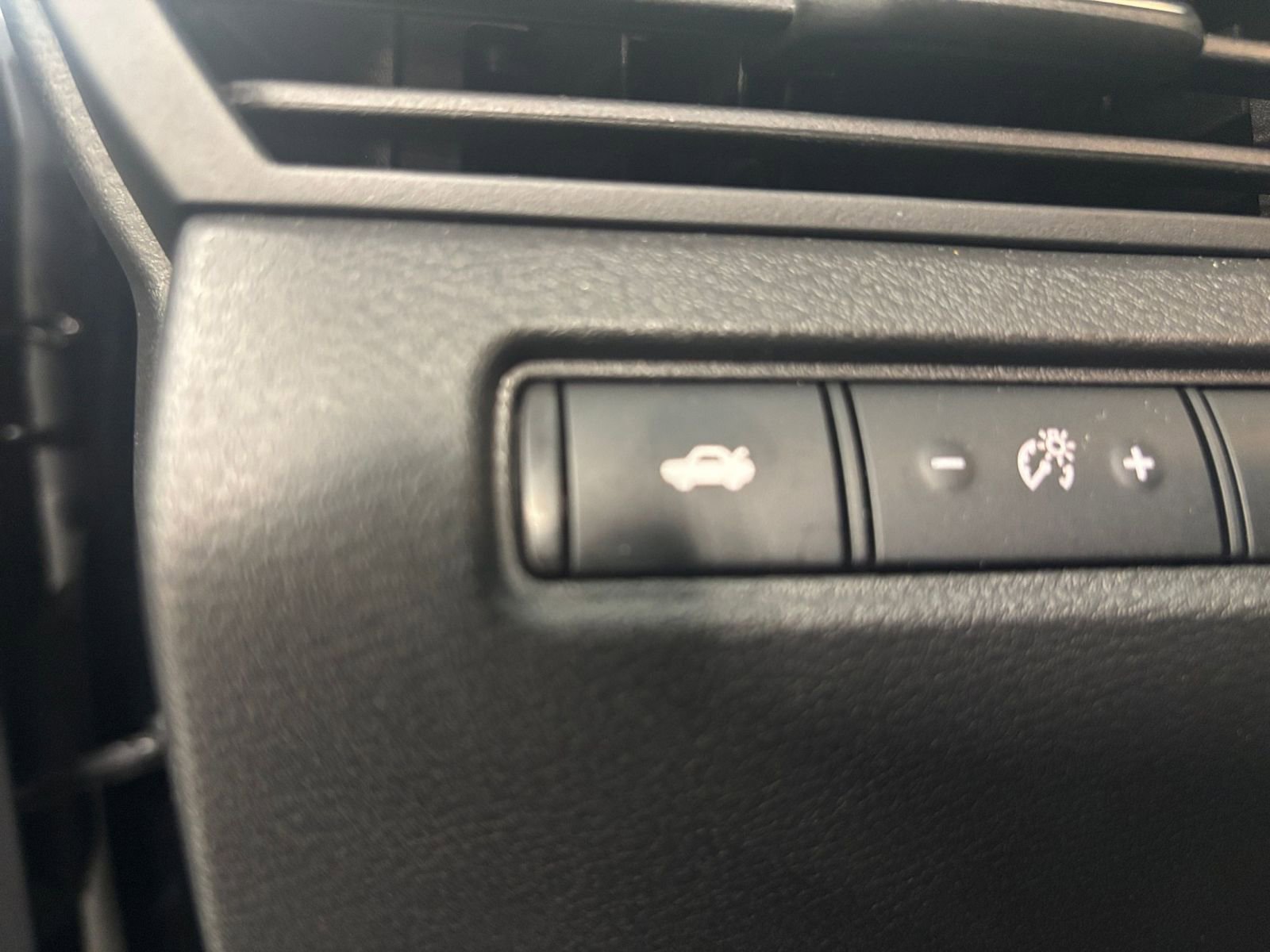 Thumbnail: 2025 Nissan Altima - 23