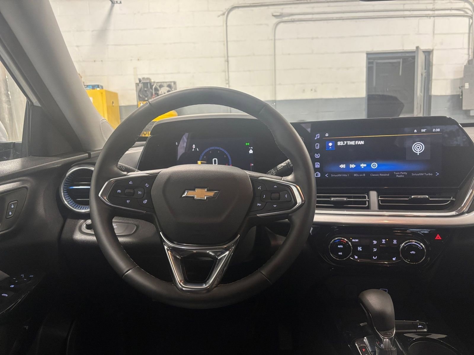 Thumbnail: 2025 Chevrolet Trax - 33