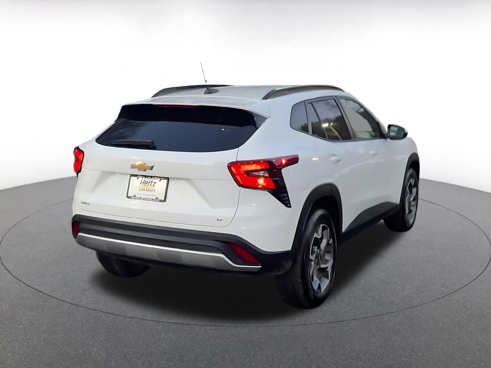 Thumbnail: 2025 Chevrolet Trax - 14