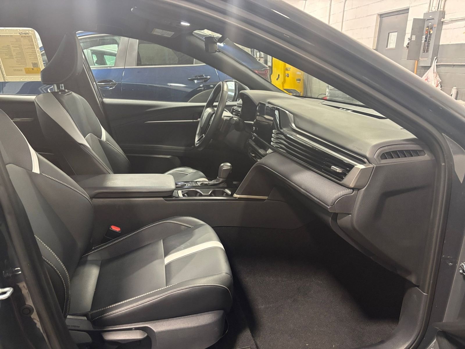 Thumbnail: 2025 Toyota Camry - 27