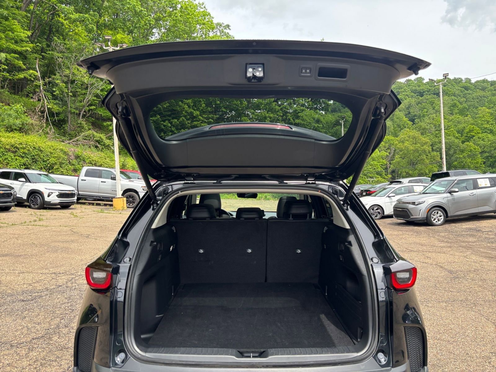 Thumbnail: 2025 Mazda CX-50 - 34