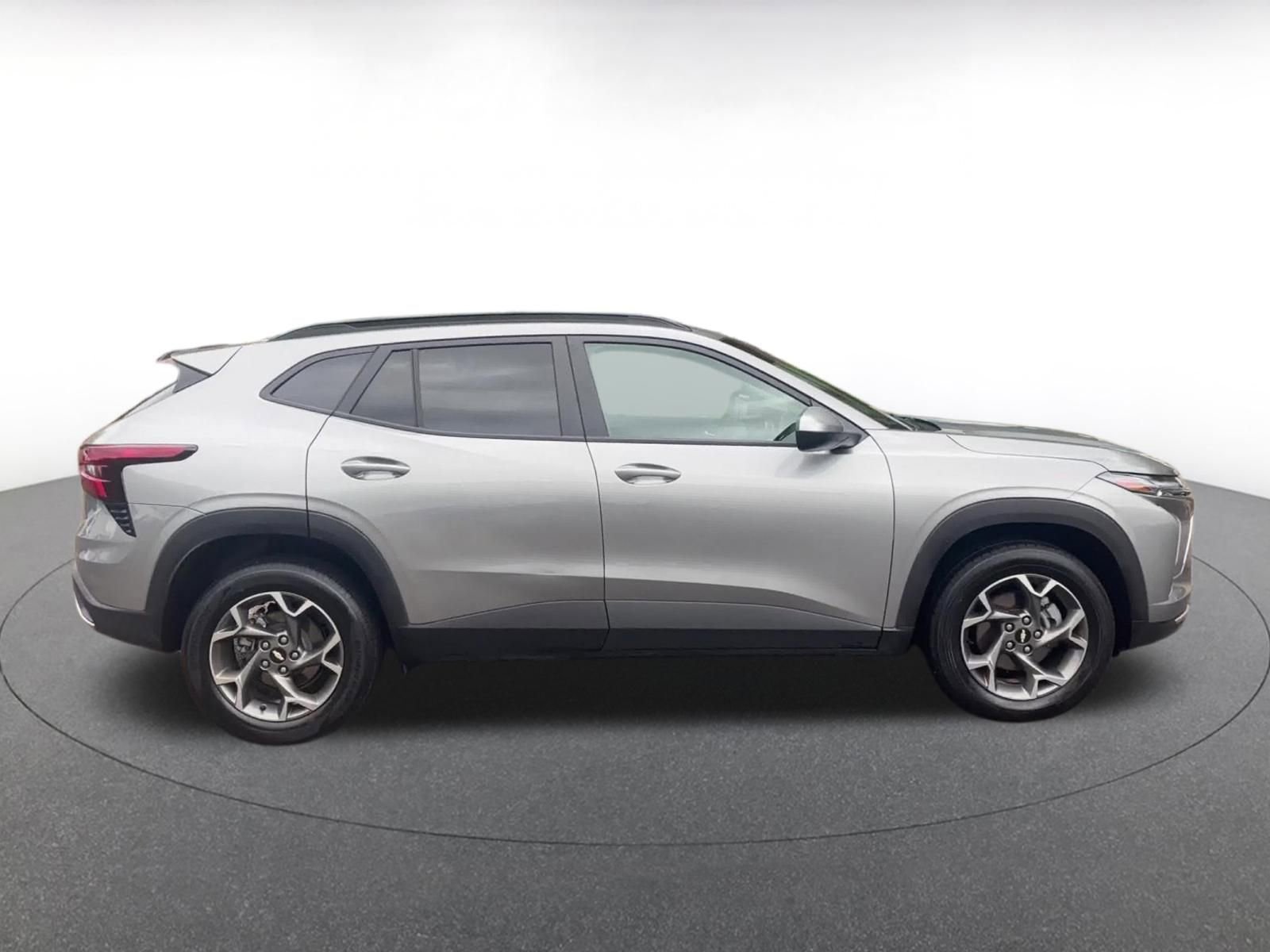 Thumbnail: 2025 Chevrolet Trax - 16