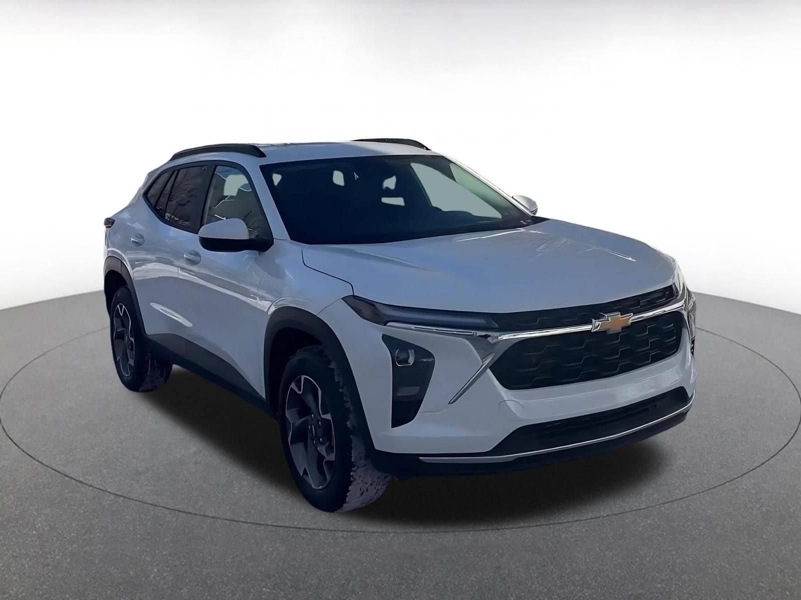 Thumbnail: 2025 Chevrolet Trax - 3