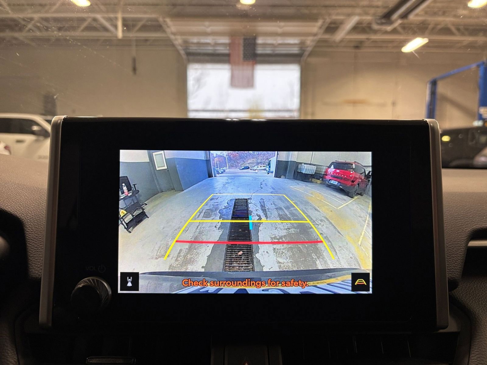 Thumbnail: 2025 Toyota RAV4 - 17