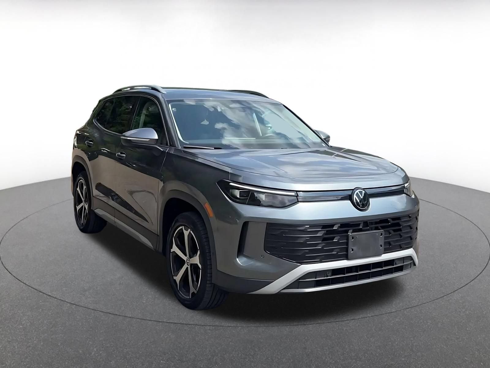 Thumbnail: 2026 Volkswagen Tiguan - 3