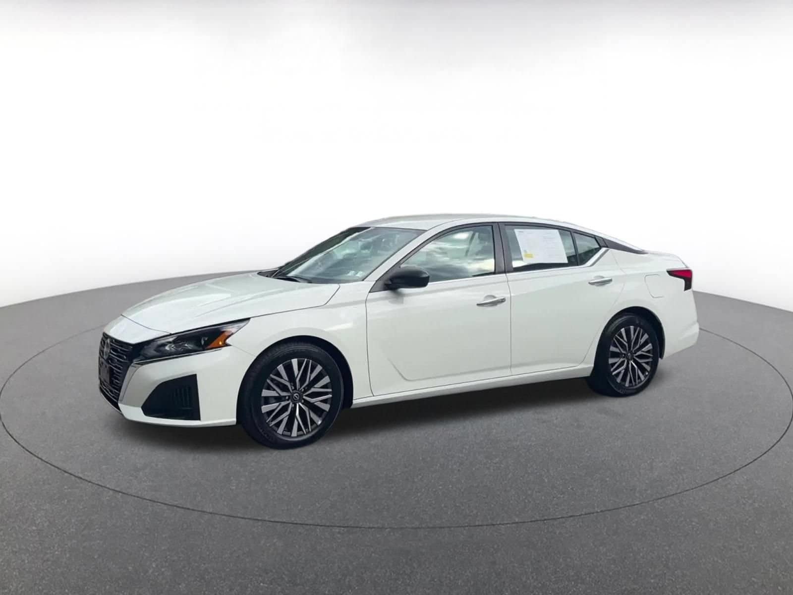 Thumbnail: 2025 Nissan Altima - 8