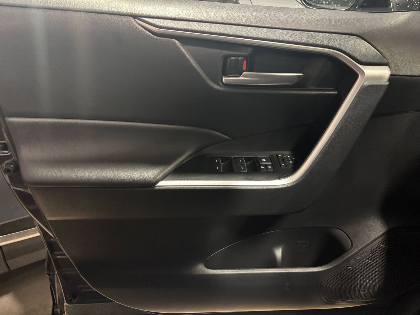 Thumbnail: 2025 Toyota RAV4 - 20