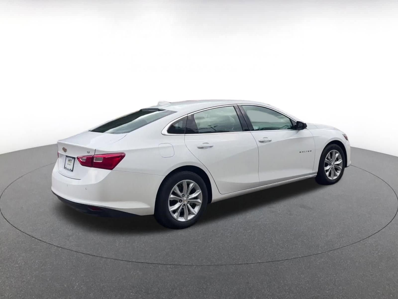 Thumbnail: 2024 Chevrolet Malibu - 15