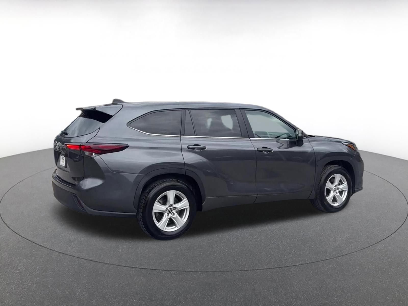 Thumbnail: 2025 Toyota Highlander - 15