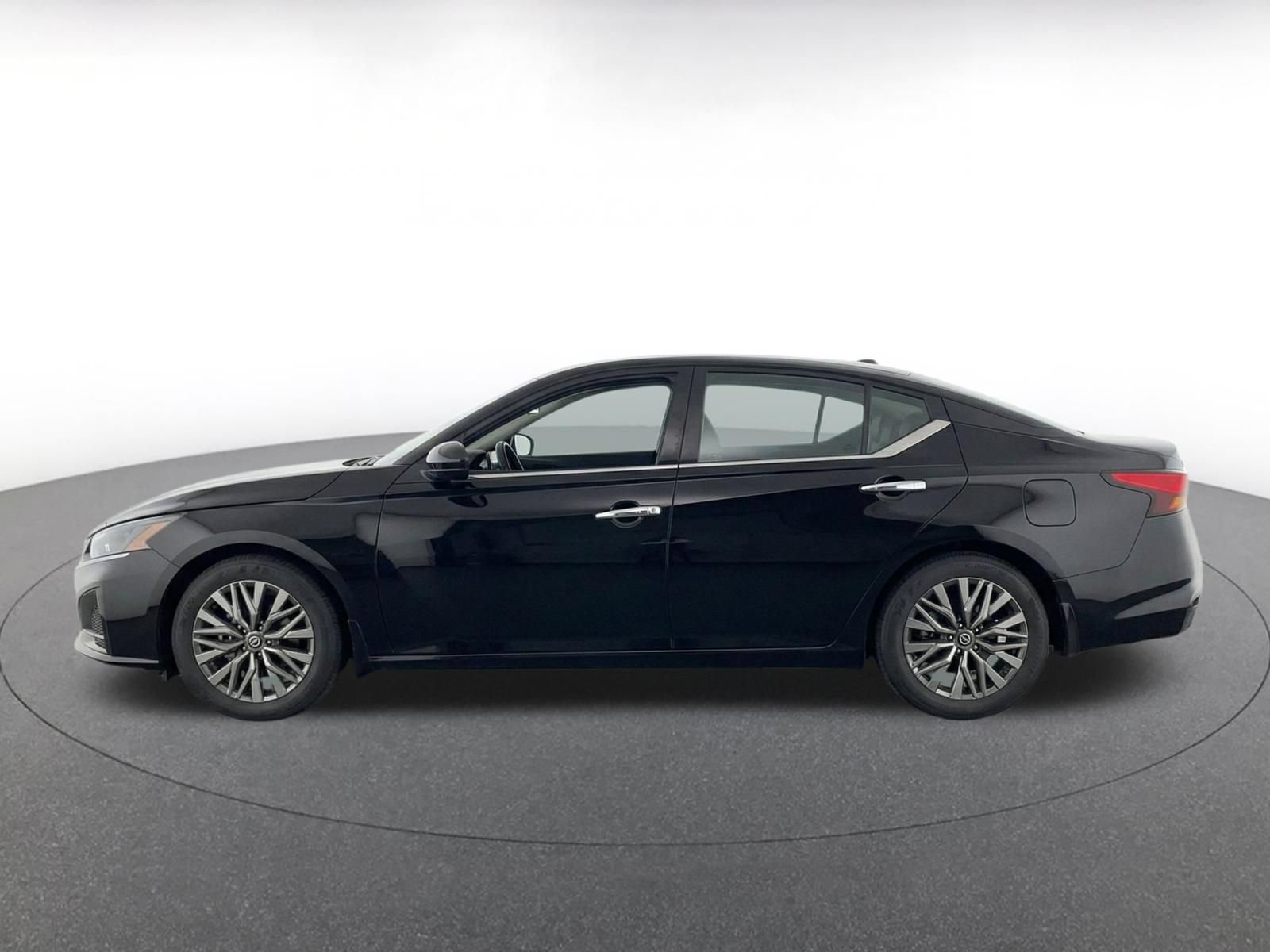 Thumbnail: 2025 Nissan Altima - 4