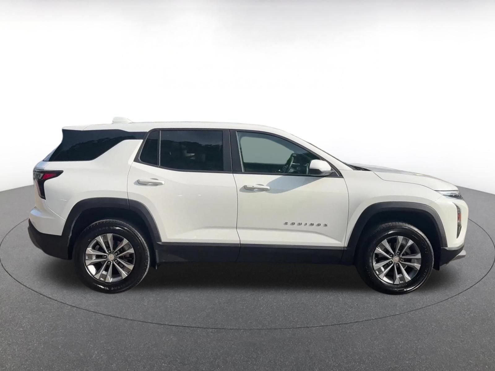 Thumbnail: 2025 Chevrolet Equinox - 16