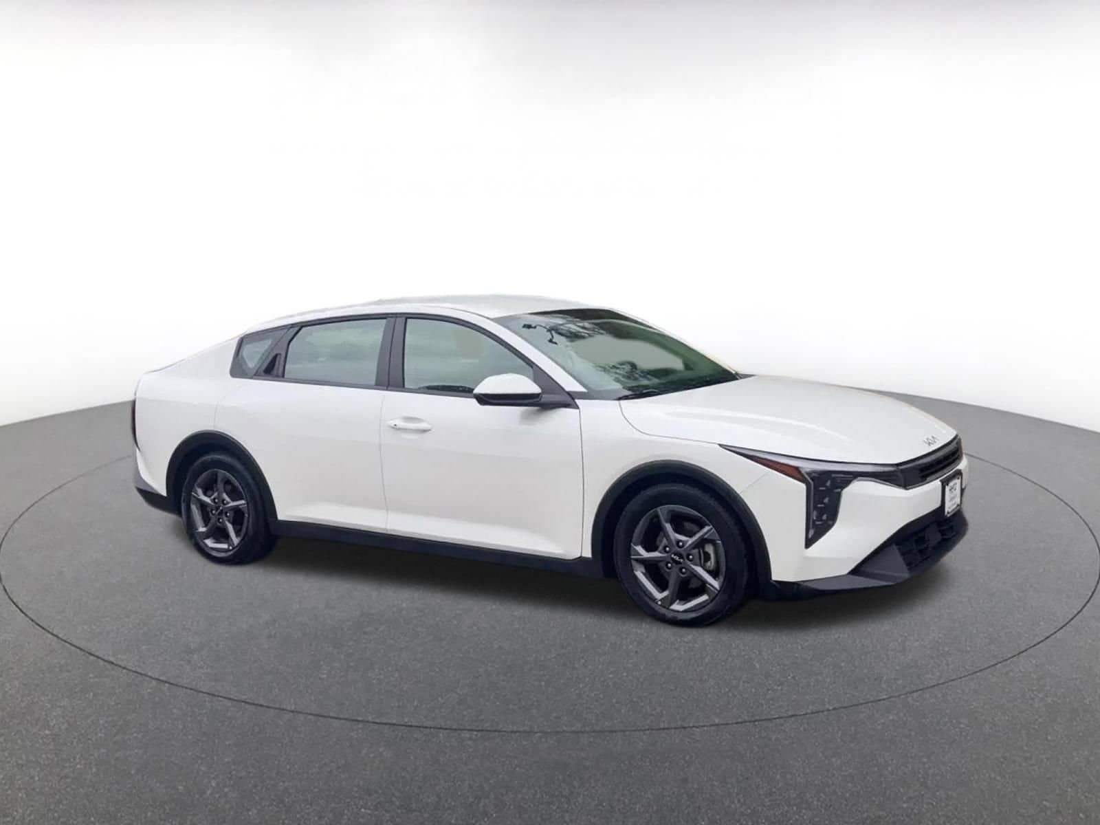 Thumbnail: 2025 Kia K4 - 2