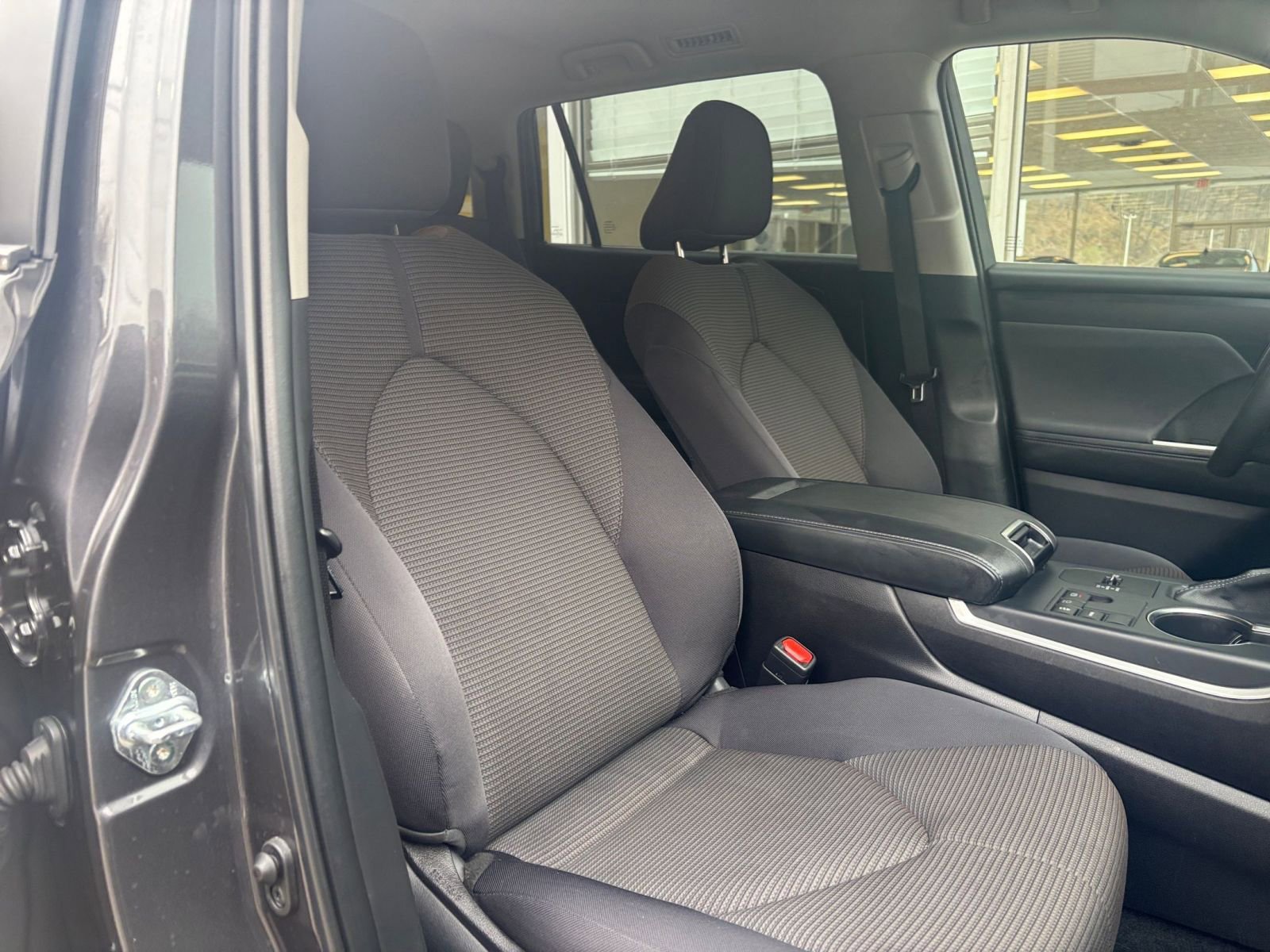 Thumbnail: 2025 Toyota Highlander - 28