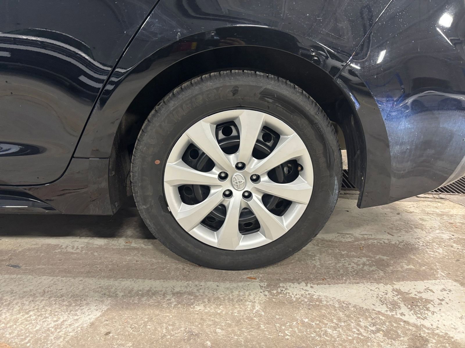 Thumbnail: 2025 Toyota Corolla - 29