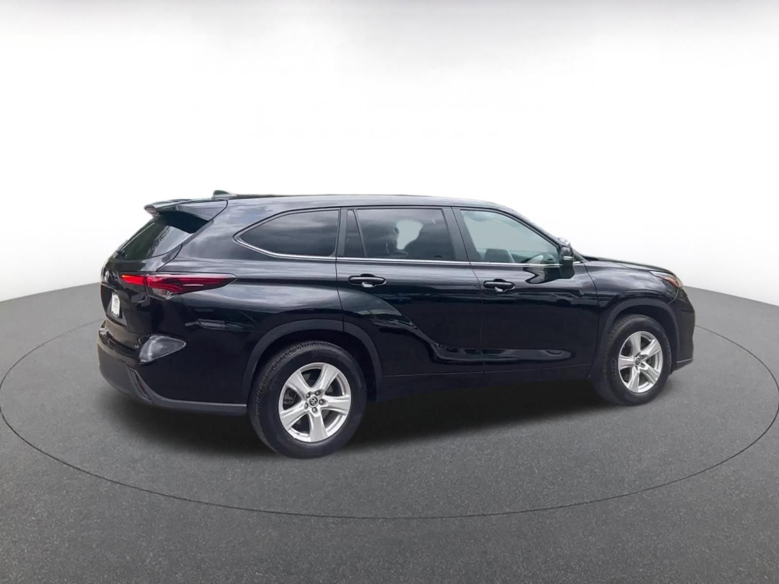Thumbnail: 2025 Toyota Highlander - 14