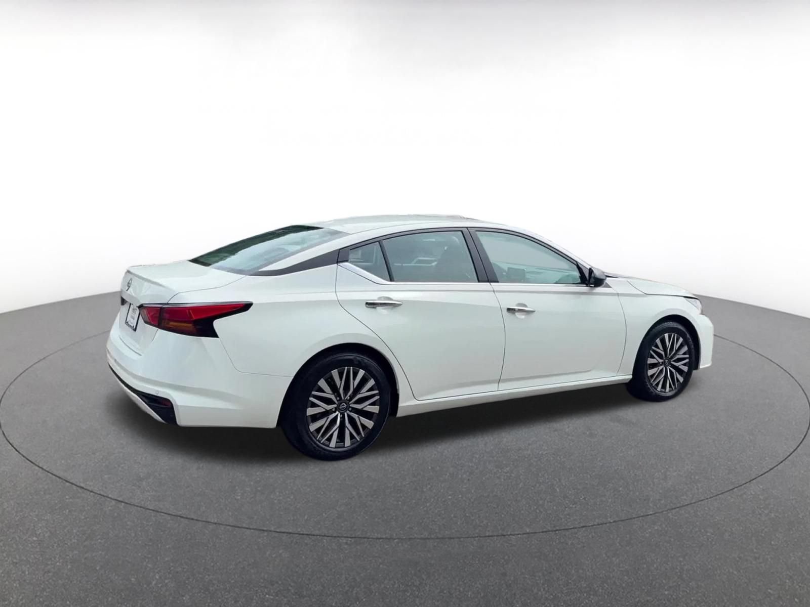 Thumbnail: 2025 Nissan Altima - 15