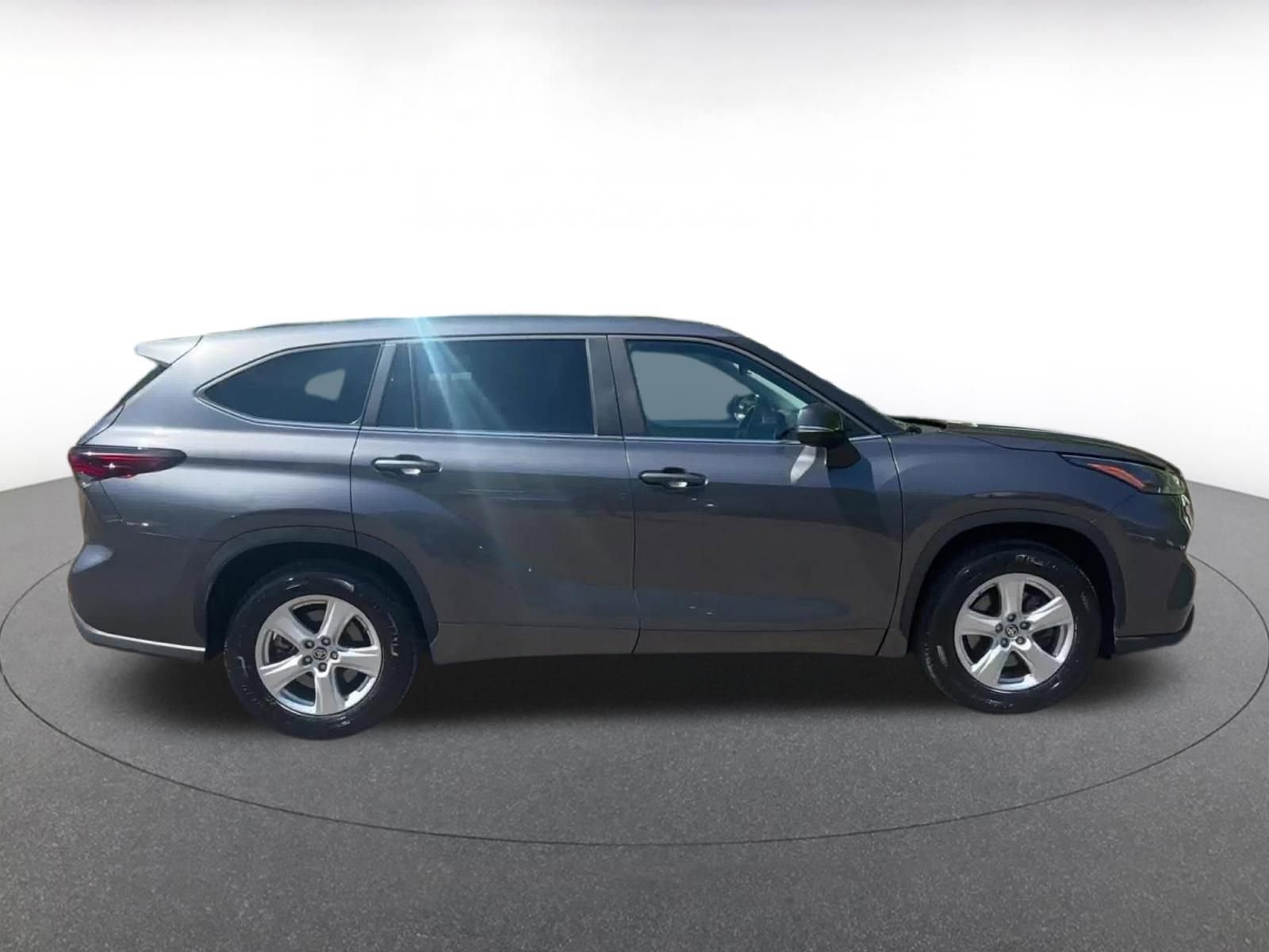 Thumbnail: 2025 Toyota Highlander - 16