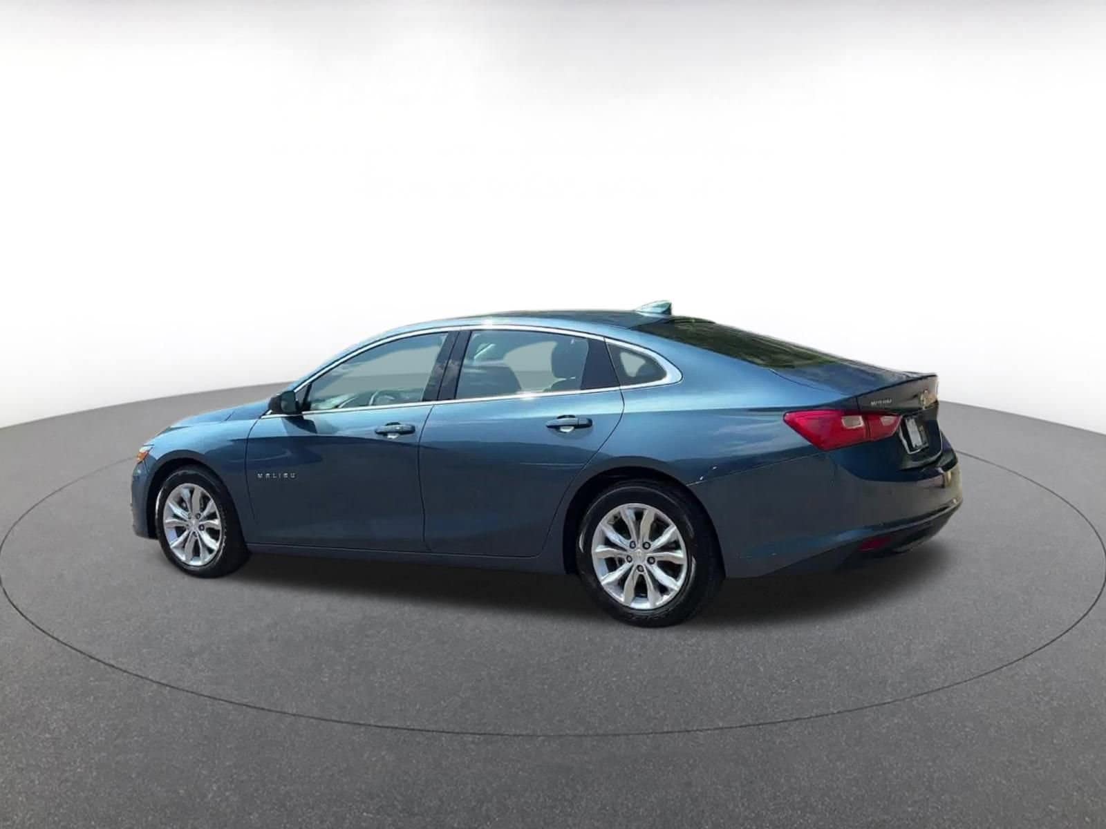 2024 Chevrolet Malibu LT 10