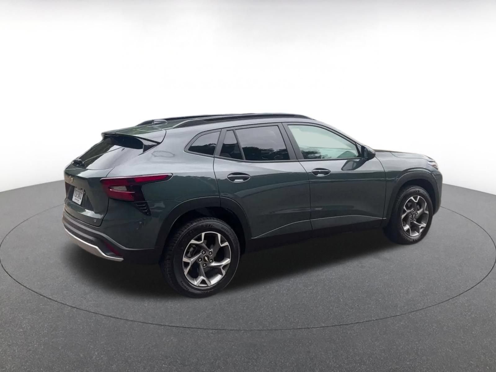 Thumbnail: 2025 Chevrolet Trax - 13