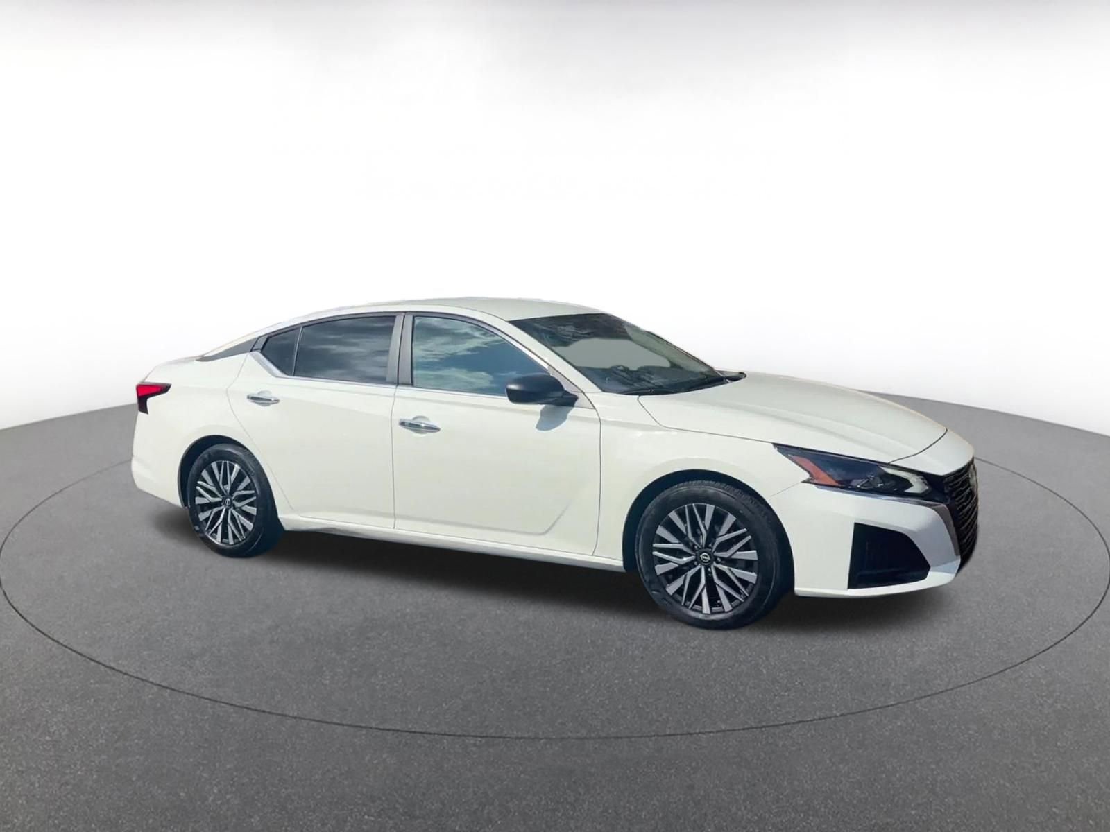 Thumbnail: 2025 Nissan Altima - 2