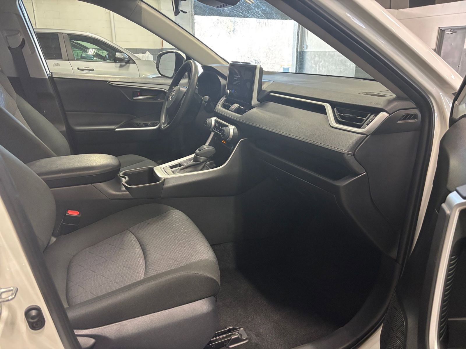 Thumbnail: 2025 Toyota RAV4 - 30