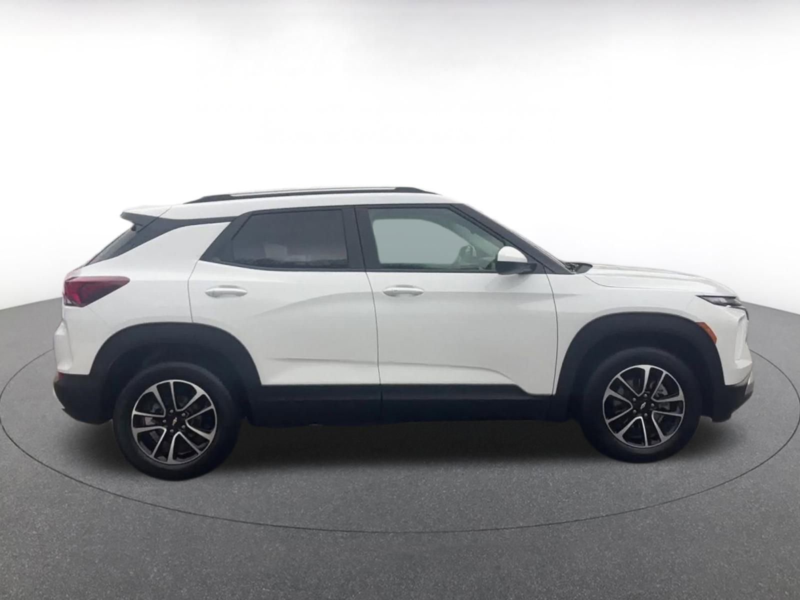 Thumbnail: 2025 Chevrolet TrailBlazer - 16