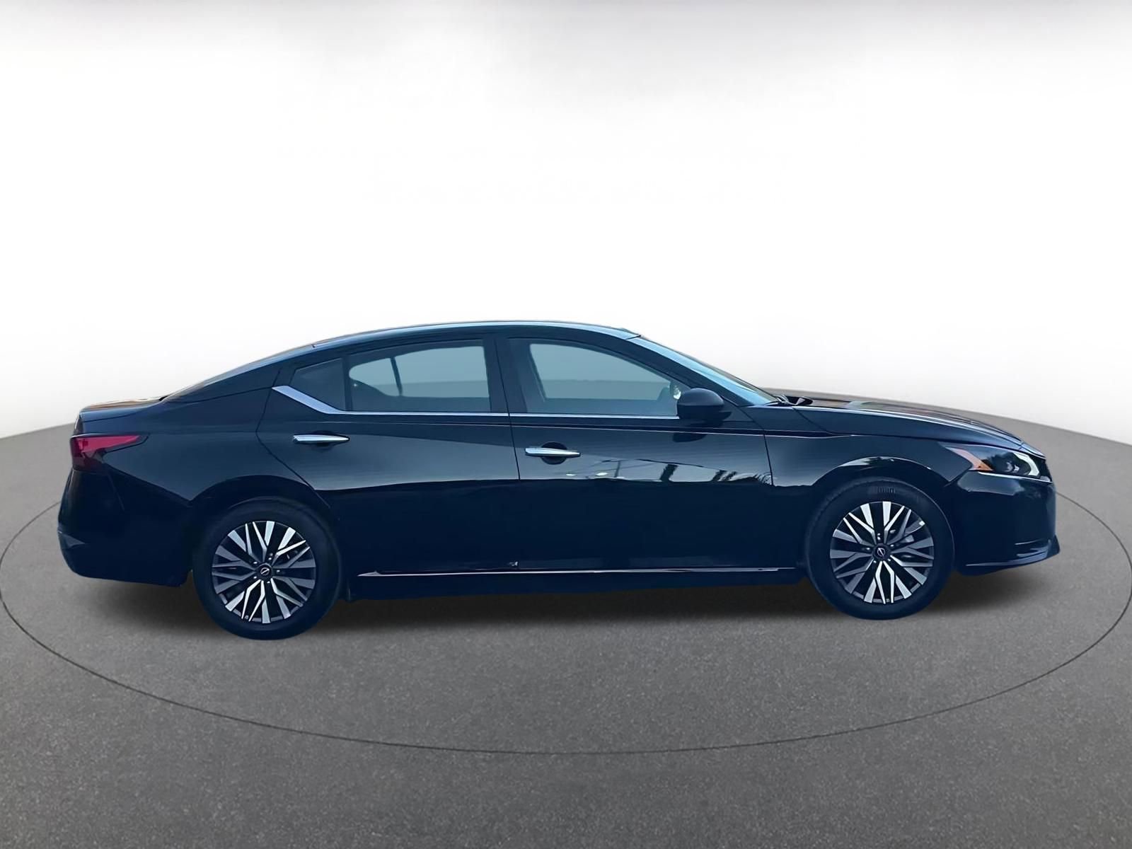 Thumbnail: 2025 Nissan Altima - 16