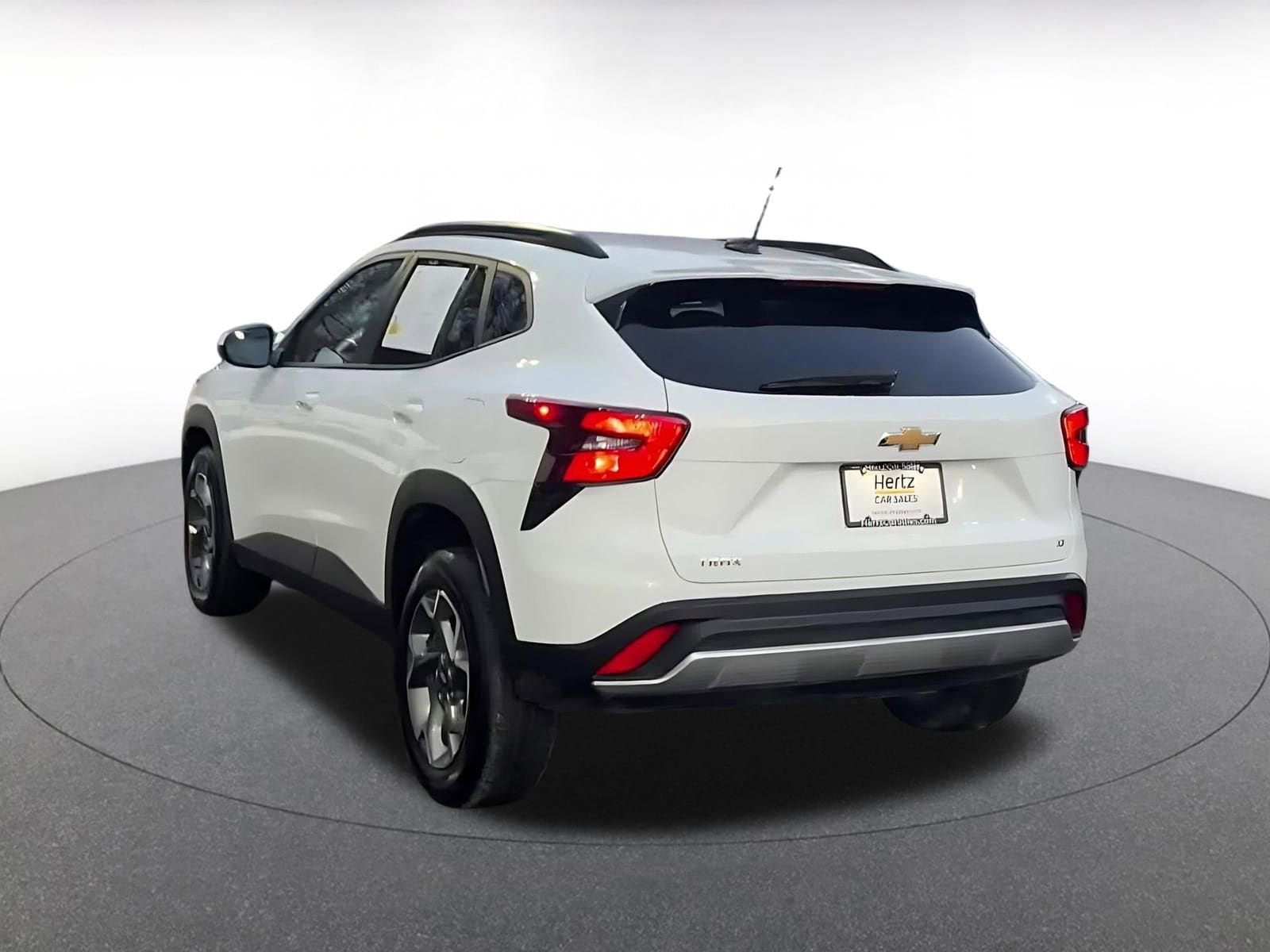 Thumbnail: 2025 Chevrolet Trax - 11