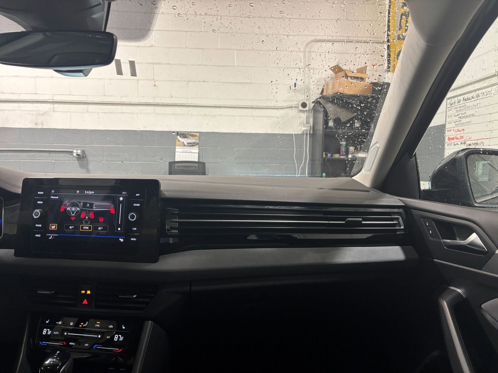 Thumbnail: 2025 Volkswagen Jetta - 35