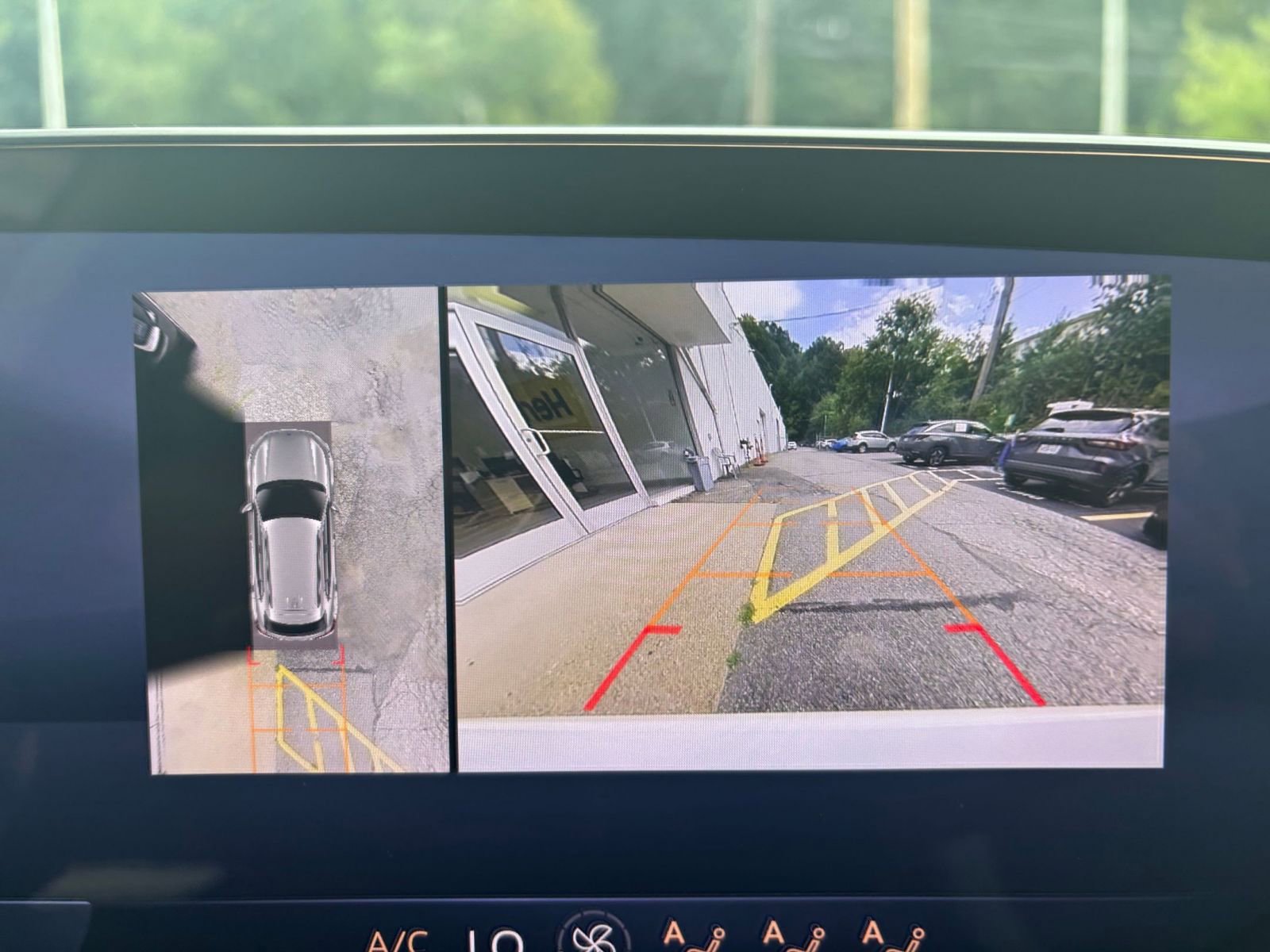 Thumbnail: 2024 Buick Envision - 17