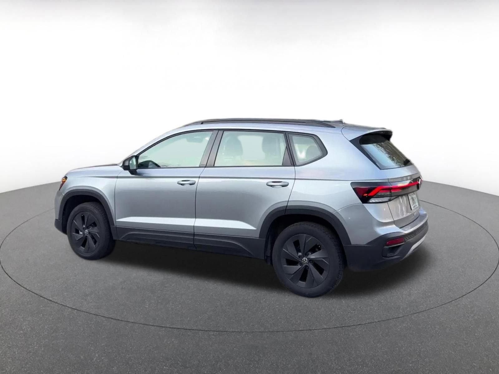 Thumbnail: 2025 Volkswagen Taos - 10