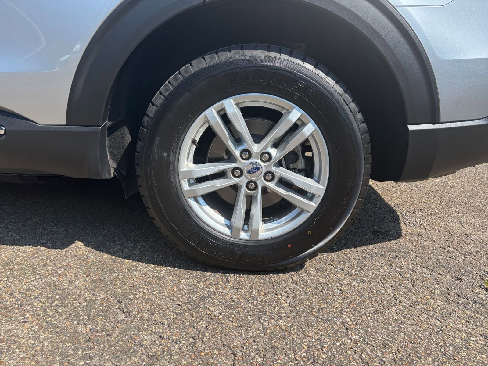 Thumbnail: 2023 Ford Explorer - 30