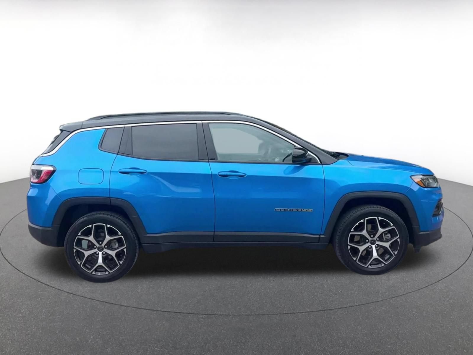 Thumbnail: 2025 Jeep Compass - 13
