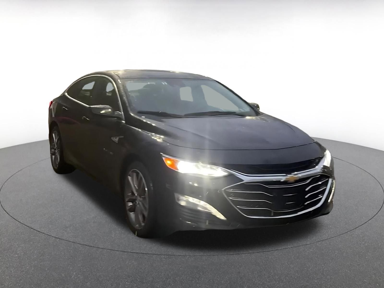 Thumbnail: 2024 Chevrolet Malibu - 3