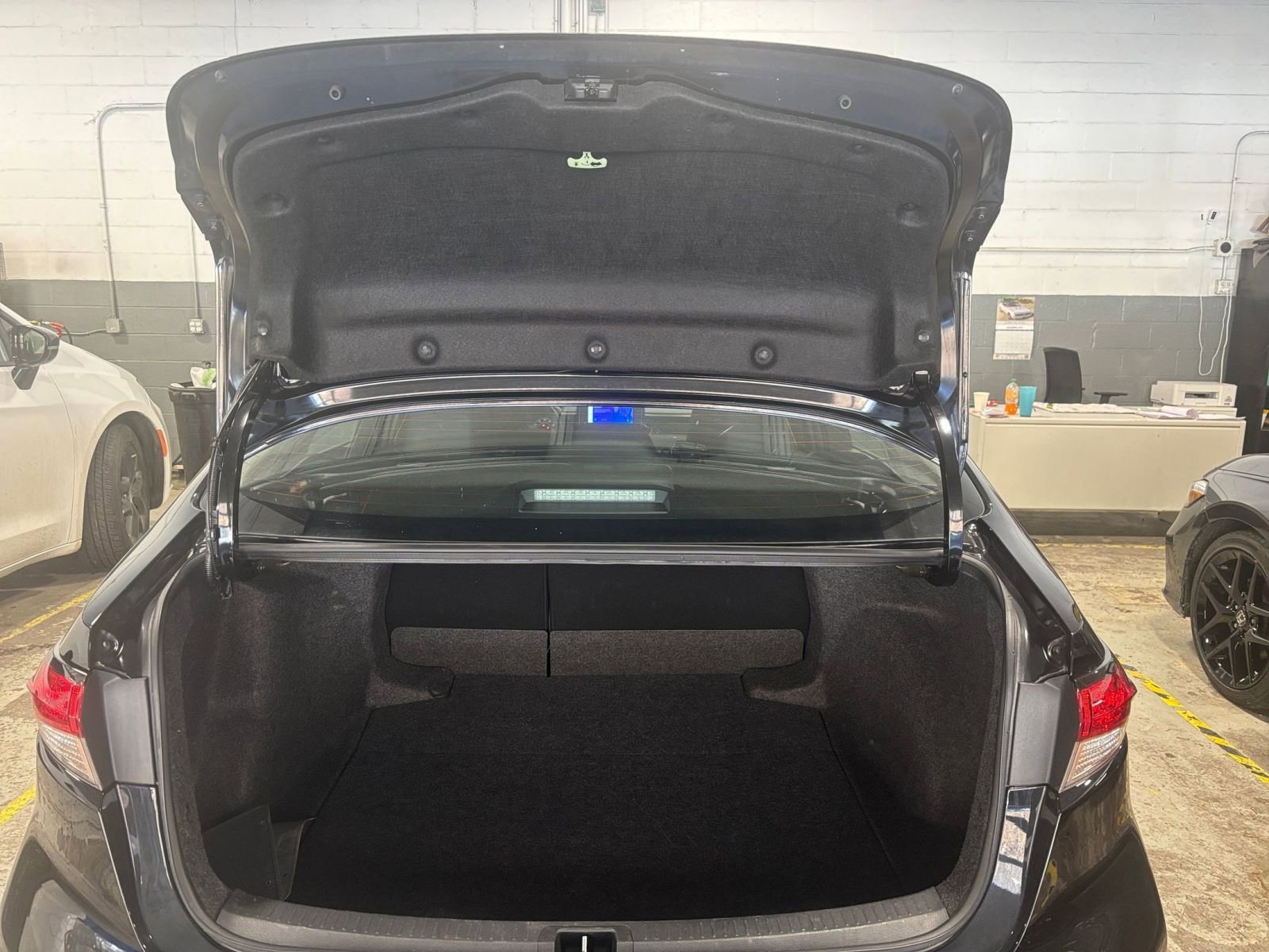 Thumbnail: 2025 Toyota Corolla - 31