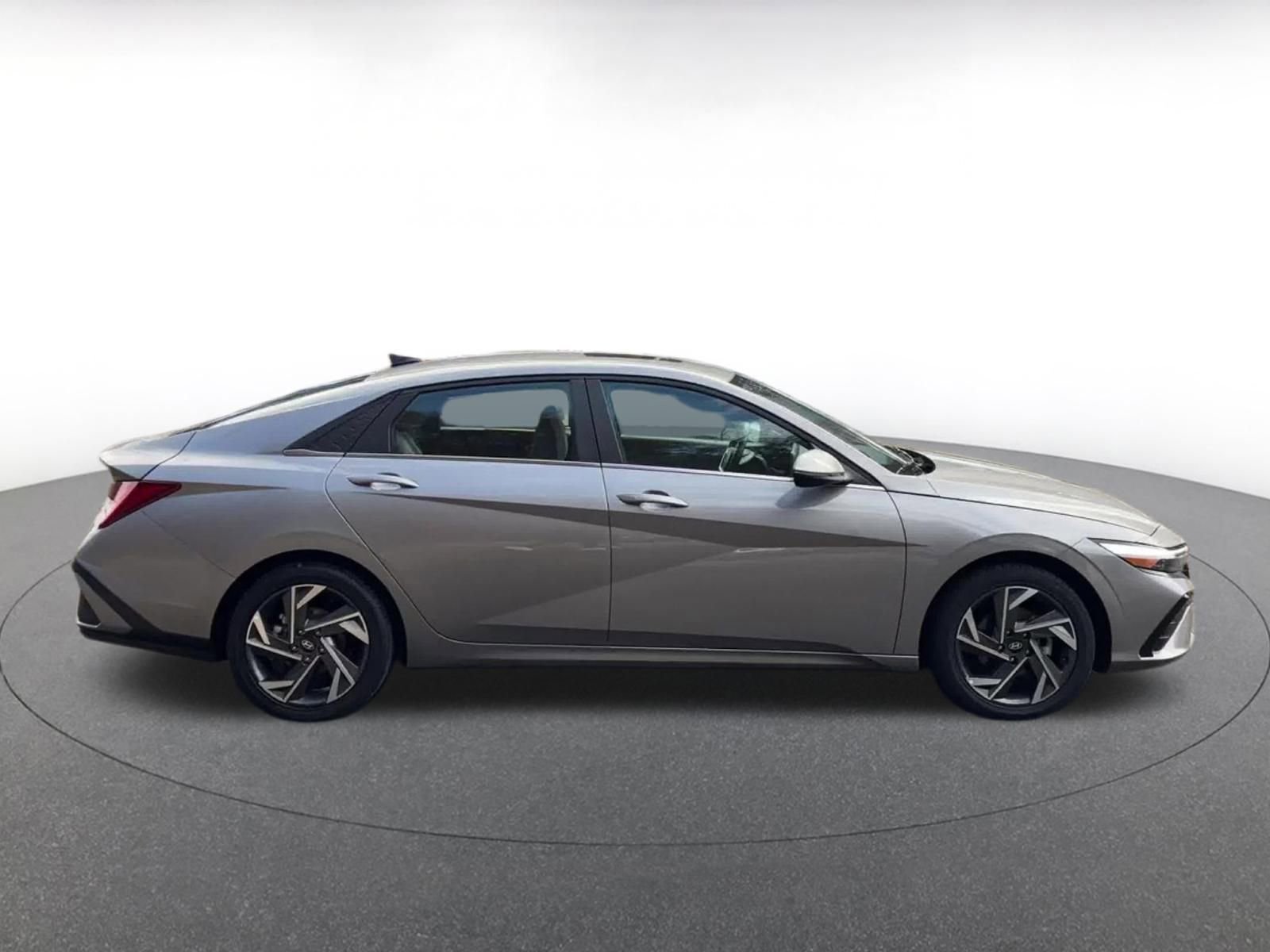 Thumbnail: 2025 Hyundai Elantra - 16