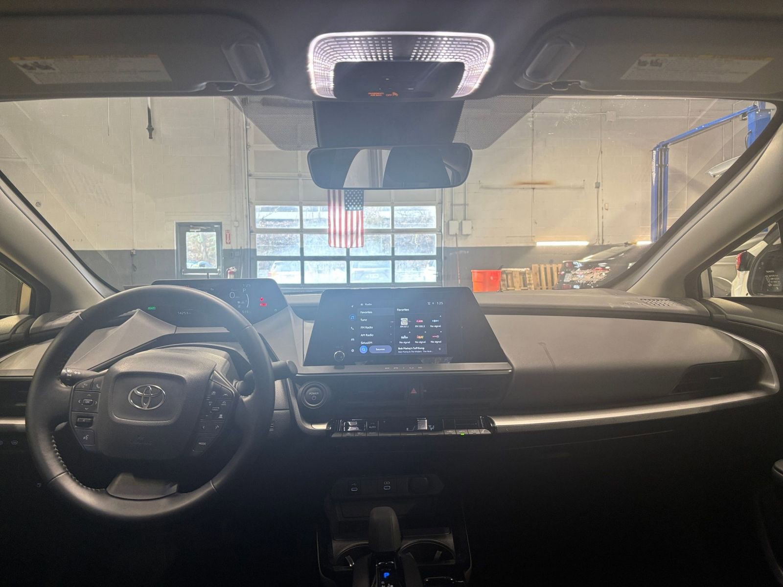 Thumbnail: 2025 Toyota Prius - 31