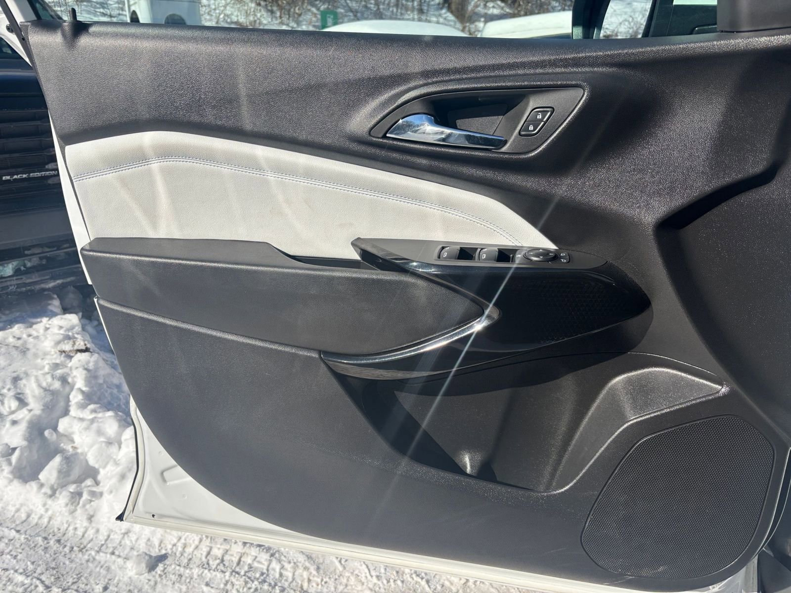 Thumbnail: 2025 Chevrolet Trax - 18